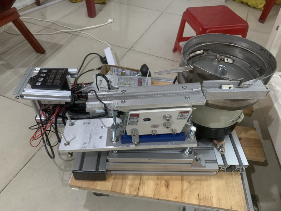 Phễu rung cấp phôi tự động